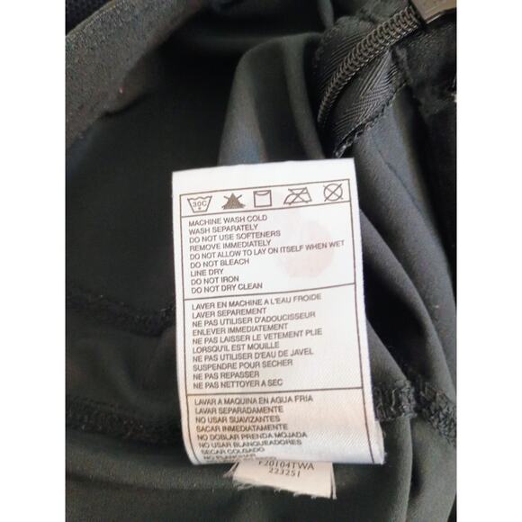 Nike Capris Women's Small (4-6) Black Dri-Fit Minimalist Golf Athleisure Outdoor - Picture 5 of 6